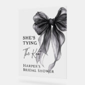 She's Tying The Knot Black Bow Welcome Sign アクリルサイン (傾斜)