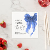 She's Tying The Knot Blue Bow Bridal Shower スタンダードカクテルナプキン (インサイチュ)