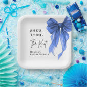 She's Tying The Knot Blue Bow Bridal Shower ペーパープレート (パーティー)