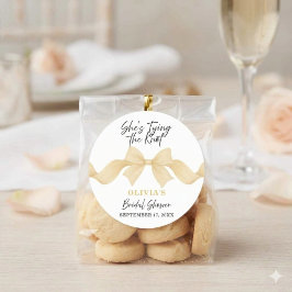 She's Tying the Knot Gold Bow Bridal Shower Favor  ラウンドシール