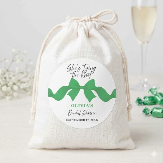 She's Tying the Knot Kelly Green Bow Bridal Shower ラウンドシール