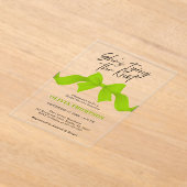 She's Tying the Knot Lime Green Bow |Bridal Shower アクリル招待状 (レイダウン)