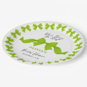 She's Tying the Knot Lime Green Bow Bridal Shower ペーパープレート (アングル)