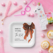 She's Tying The Knot Orange Bow Bridal Shower ペーパープレート (パーティー)