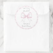 She's Tying The Knot Pink Blush Bow Bridal Shower ラウンドシール (バッグ)
