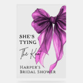 She's Tying The Knot Purple Bow Welcome Sign アクリルサイン (正面)