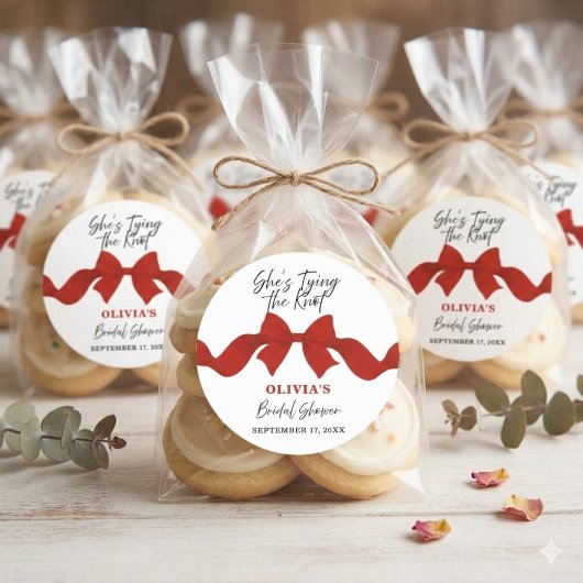 She's Tying the Knot Red Bow Bridal Shower Sticker ラウンドシール