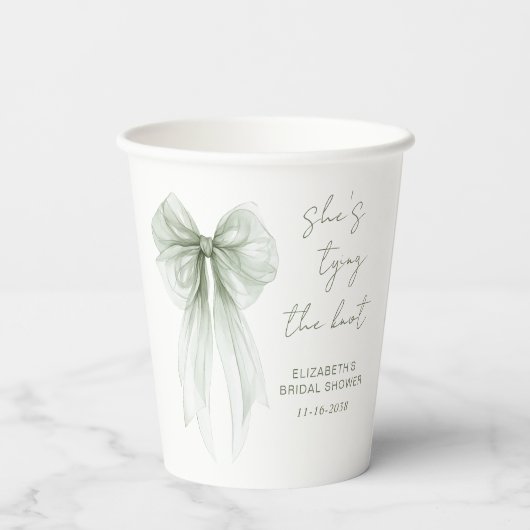 She's Tying The Knot Sage Green Bow Bridal Shower 紙コップ (裏面)