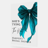 She's Tying The Knot Turquoise Bow Welcome Sign アクリルサイン (傾斜)