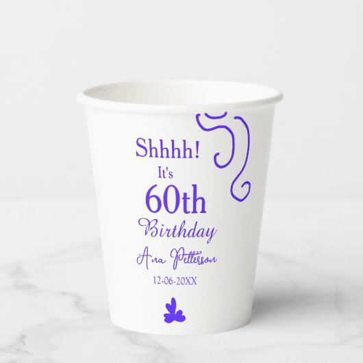 Shhそれは60歳の誕生日の追加の名前パープルスペインの r 紙コップ (正面)