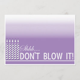 Shhサプライズ誕生日パーティーの招待 | パープル 招待状