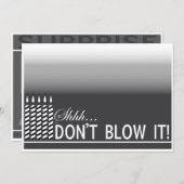 Shh驚きの誕生日のパーティの招待状|の黒 招待状 (正面/裏面)