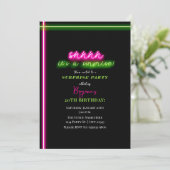 Shhhサプライズパーティーネオンピンク緑のライト 招待状 (スタンド正面)