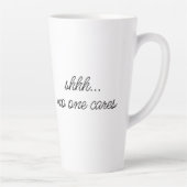 "Shhh, no 気に one"皮肉な平均ミーム引用文 カフェラテマグ (右)