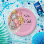 Shhh Surprise Pink Silver and Gold Birthday Party ペーパープレート (パーティー)