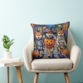 Shiba Inu Dogs in Halloween Costumes クッション (椅子)