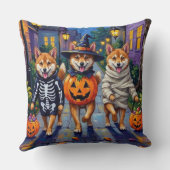 Shiba Inu Dogs in Halloween Costumes クッション (裏面)