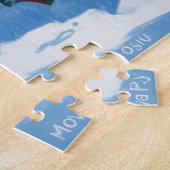 Shiba Inu Running in Snow with Christmas Hat ジグソーパズル (側面)