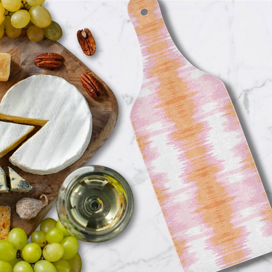 Shimmer Ikat in Pink and Orange カッティングボード
