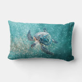 Shimmering Turquoise Sea Turtle | Coastal ランバークッション (裏面)