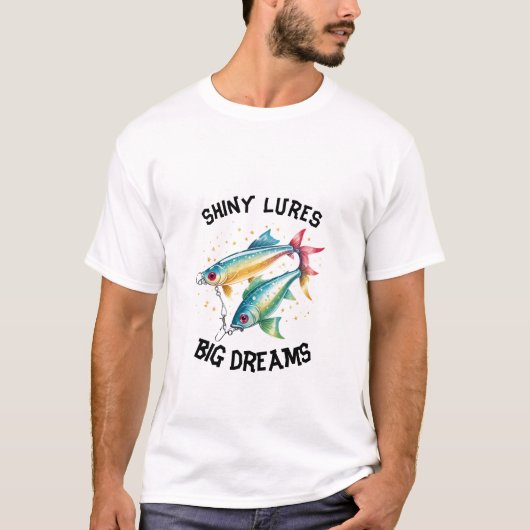 Shiny Lures Big Dreams Fishing Tee Tシャツ (正面)