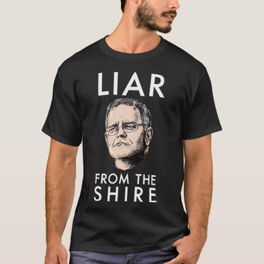 Shire Essential T-ShirtのLiar Tシャツ (正面)