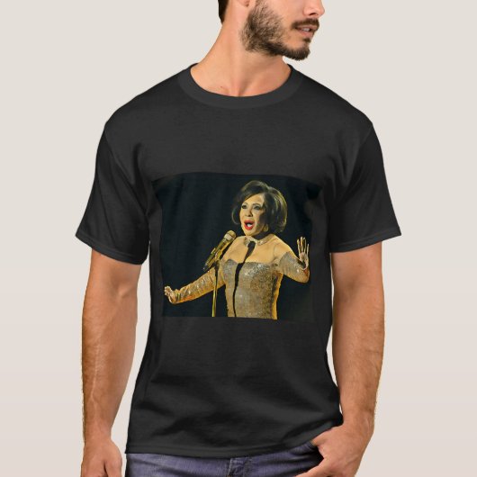 Shirley Bassey singing art portrait Tシャツ (正面)
