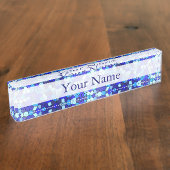 Shirley Taylorによるブルーステンドグラスの色合い デスクネームプレート (側面)