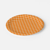 ShirleyTaylorによるオレンジ色のコンビネーションチェッカーボード ペーパープレート (アングル)