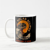 Shirt Solar Eclipse February 17 Cat コーヒーマグカップ (左)