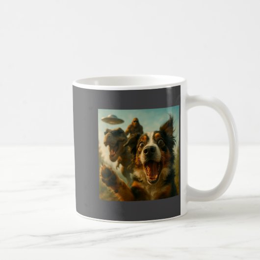 Shocked Australian Shepherd Dog T-rex Bigfoot Ufo  コーヒーマグカップ (右)