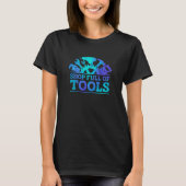 Shop Full Of Tools Car Mechanic Vehicle Technician Tシャツ (正面)