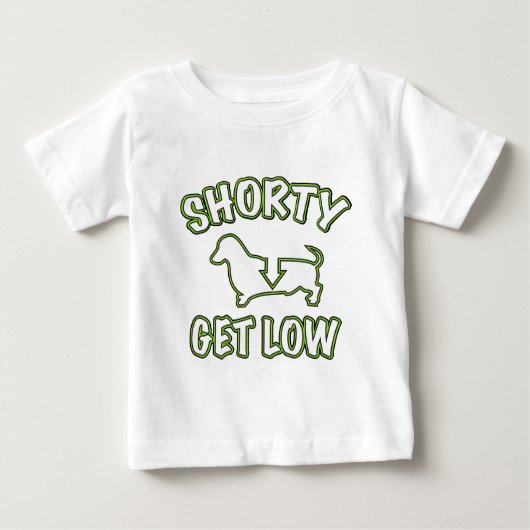 Shortyは低いダックスフントを得ます ベビーTシャツ (正面)