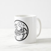 Shotokanの空手のマグ コーヒーマグカップ (正面右)