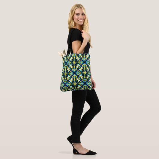 Shoulder Tote with Geometric Pattern トートバッグ (モデル)