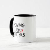 「Showing Up Matters(姿を見せることは大切)」先生への感謝ギフト マグカップ (正面左)