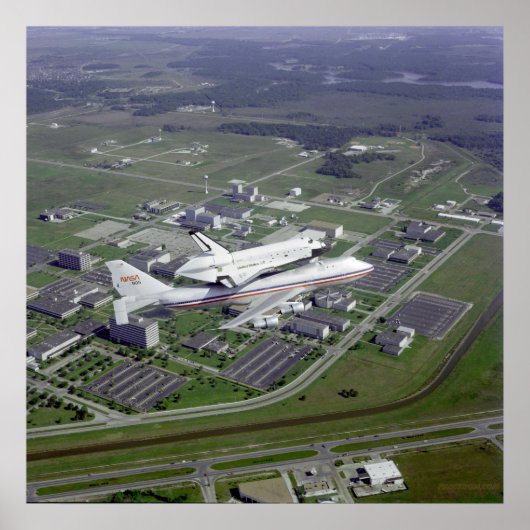 Shuttle Challenger atop the Shuttle Carrier ポスター (正面)