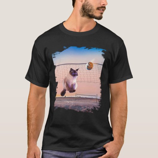 Siamese Cat Playing Beach Volleyball Tシャツ (正面)