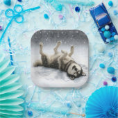 Siberian Huskey Creating a Snow Angel ペーパープレート (パーティー)