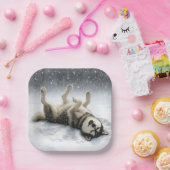 Siberian Huskey Creating a Snow Angel ペーパープレート (パーティー)