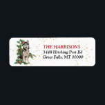 Siberian Husky Red Berry Holly Return Address ラベル<br><div class="desc">These pretty Holiday return address labels show a Siberian Husky dog sitting in front of holly sprigs loaded with red berries. Your custom text is in red and black at the right. A subtle gold confetti background gives a bit of Christmas sparkle. Be sure to see the matching products, including...</div>