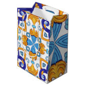 Sicilian Vibrant Majolica Scrollwork Mediterranean ミディアムペーパーバッグ (裏面アングル)