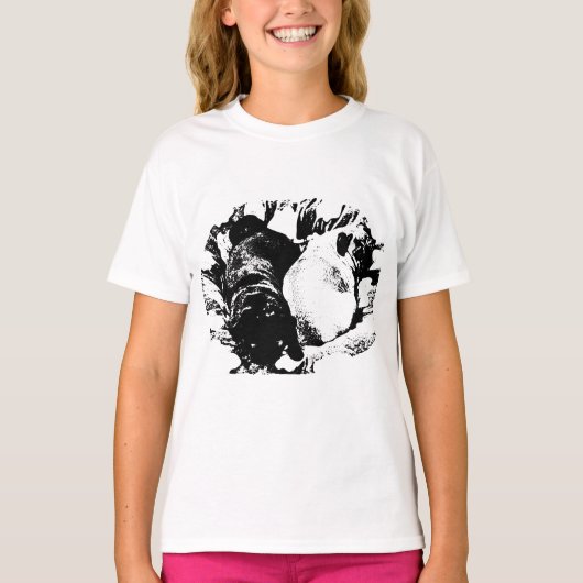 Side-by-Side Pugs at Rest Tシャツ (正面)