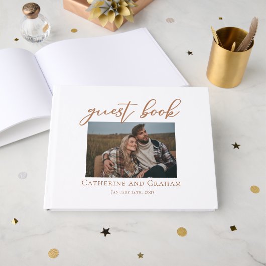 Sienna Brownスクリプトカップルの写真結婚ズ ゲストブック (正面見開き)