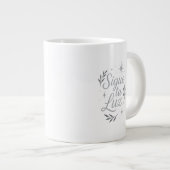 Sigue tu Luz ✨ | Elegant Silver Inspirational ジャンボコーヒーマグカップ (正面右)