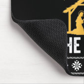 Siler Alert He Dies Jesus Nativity Scene Ugly Chri マウスパッド (コーナー)