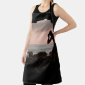 Silhouette of man in cave エプロン (インサイチュ)