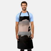 Silhouette of man in cave エプロン (着用した状態)