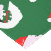 Silly goofy Santa Claus cartoon face  テーブルクロス (アングル)