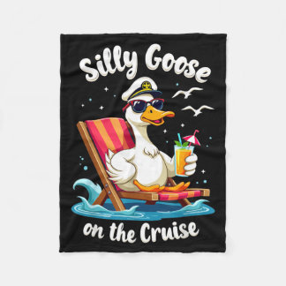 Silly Goose On The Cruise Funny Cruise Captain フリースブランケット